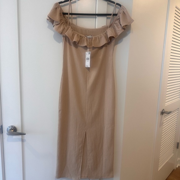 #4 MANGO Textured ruffle dress - Picture 6 of 7